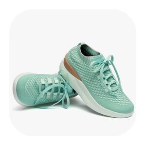 Moshn by Klogs size 10 vigor sneakers